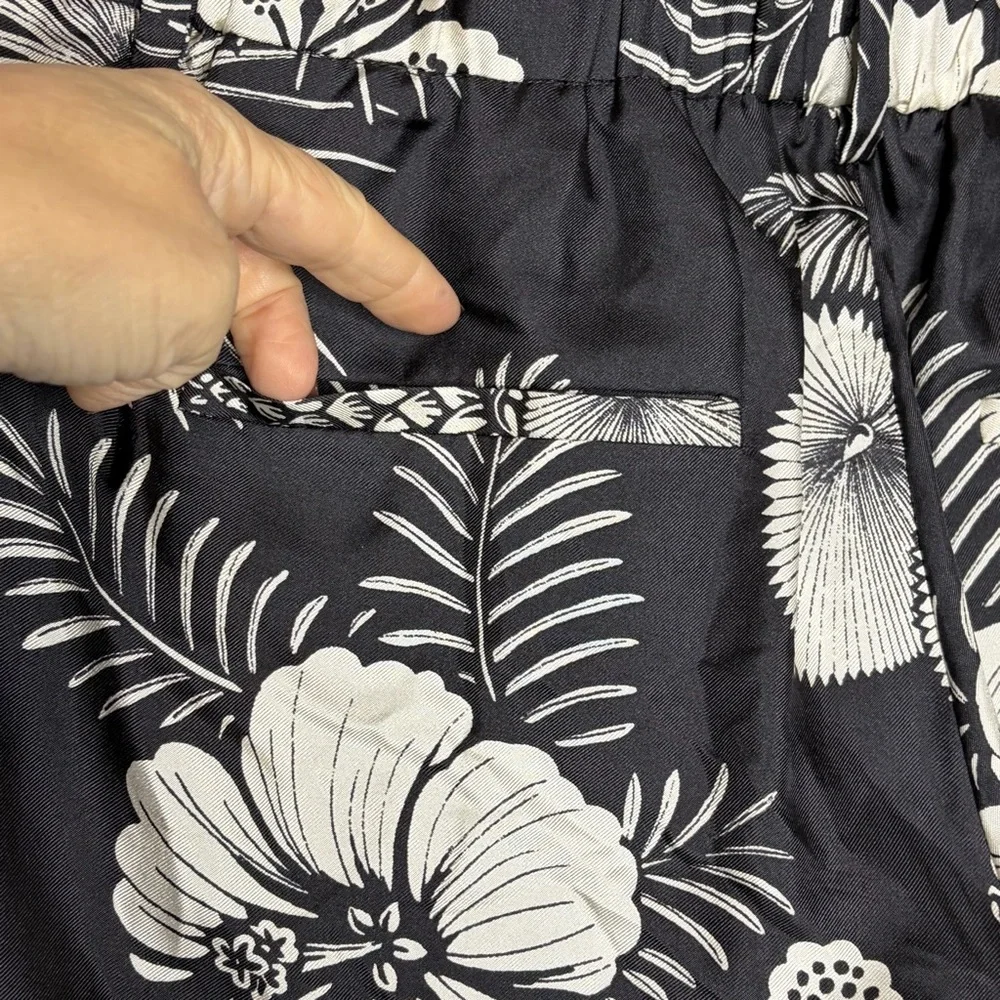 J Crew 100% Silk Trouser‎ Pants Women 6 Black Floral Crop Gold Piping Tropical